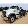Image 1 : 2020 MACK GR64F Roll Off Truck