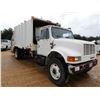 Image 4 : 2000 INTERNATIONAL 4900 Garbage / Sanitation Truck