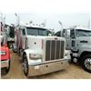Image 2 : 2015 PETERBILT 389 Sleeper Truck