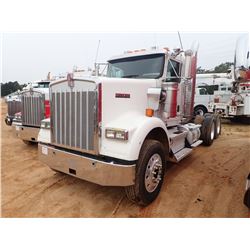 2010 KENWORTH W900 Day Cab Truck