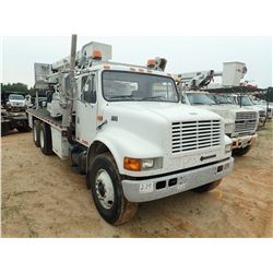 1998 INTERNATIONAL 4900 Bridge Inspection / Ladder Truck