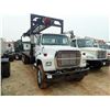 Image 2 : 1997 FORD L9000 PIPE TRUCK Specialty Truck