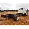 Image 3 : 2003 INTERNATIONAL 4300 Cab and Chassis Truck