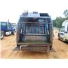 Image 5 : 2003 INTERNATIONAL 4300 Garbage / Sanitation Truck