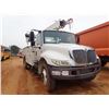 Image 2 : 2007 INTERNATIONAL 4300 Boom / Bucket / Crane Truck