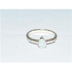 LADIES 14K YELLOW GOLD RING W/ PEAR SHA