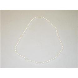 STRAND OF CULTURED PEARLS (8.5 MM) 