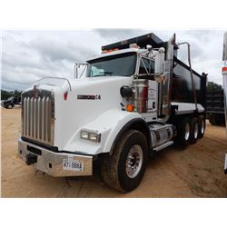 2015 KENWORTH T800 Dump Truck