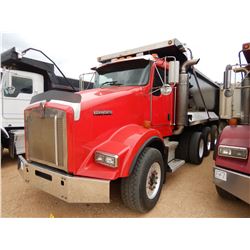 2004 KENWORTH T800 Dump Truck