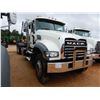 Image 4 : 2020 MACK GR64F Roll Off Truck
