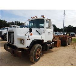 1998 MACK DM690S Roll Off Truck