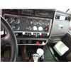 Image 16 : 2010 KENWORTH W900 Day Cab Truck