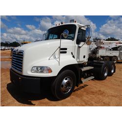2007 MACK CXN613 Day Cab Truck
