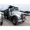 Image 4 : 2020 MACK GR64F Dump Truck