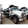 Image 4 : 2020 MACK GR64F Dump Truck