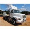 Image 4 : 2002 FREIGHTLINER FL112 Day Cab Truck