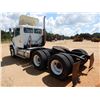 Image 2 : 2002 FREIGHTLINER FL112 Day Cab Truck