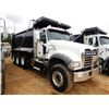 Image 4 : 2015 MACK GU713 Dump Truck