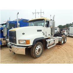 2000 MACK CL Day Cab Truck