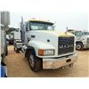 Image 2 : 2000 MACK CL Day Cab Truck