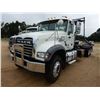 Image 1 : 2019 MACK GR64F Roll Off Truck
