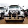 Image 5 : 2019 MACK GR64F Roll Off Truck