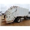 Image 11 : 2000 INTERNATIONAL 4900 Garbage / Sanitation Truck