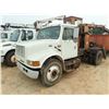 Image 1 : 2000 INTERNATIONAL 4700 Grapple Truck