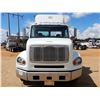Image 5 : 2002 FREIGHTLINER FL112 Day Cab Truck