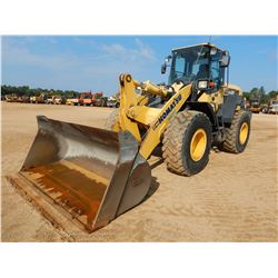 2015 KOMATSU WA320-7 Wheel Loader