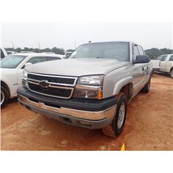 2005 CHEVROLET SILVERADO Pickup Truck