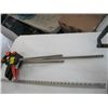 Image 1 : 3 WOOD CLAMPS