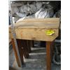 Image 1 : 2 SMALL WOODEN BENCHES
