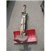 Image 1 : BUNDLE OF GARDEN TOOLS, SNOW SHOVEL