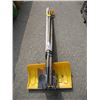 Image 1 : BUNDLE OF GARDEN TOOLS, SNOW SHOVEL