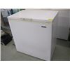 Image 1 : WHITE WESTINGHOUSE APARTMENT SIZE DEEP FREEZE