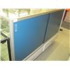 Image 3 : 5' X 1 1/2' GLASS SHOWCASE