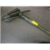Image 2 : FOLDING SHOVEL, METAL JERRY CAN