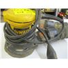Image 2 : DEWALT PALM SANDER