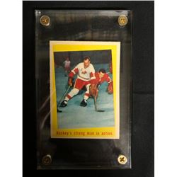 1959-60 TOPPS #48 GORDIE HOWE/JACK EVANS HOCKEY'S STRONG MAN IN ACTION