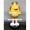 Image 2 : M&M's figure yellow