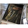 Image 13 : APPROX 18 DRAWER NUSTEEL CABINET WITH LARGE AMOUNT OF TOOLS
