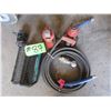 Image 2 : 2 HYDRAULIC JACKS, 12 VOLT BATTERY CHARGER, HYDRAULIC HOSE, 2 5/16" BALL