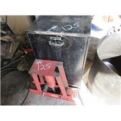 BLACK CABINET & RAM FOR PRESS