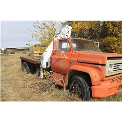 1975 CHEV TRUCK C/W PICKER (NEEDS REPAIR - AS IS)