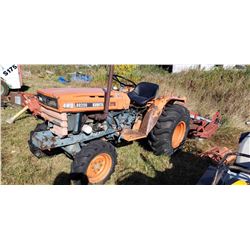 KUBOTA B8200 FWA TRACTOR