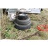 Image 6 : LADDER, CHAIN, PROPANE TANK, ELECTRIC CORD, TIRES