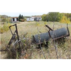 FRAME & WHEEL MANURE SPREADER, CHAIN LINK FENCE, RUG