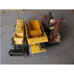 3 TONKA TOYS