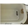 Image 2 : CLAW FOOT BATHTUB